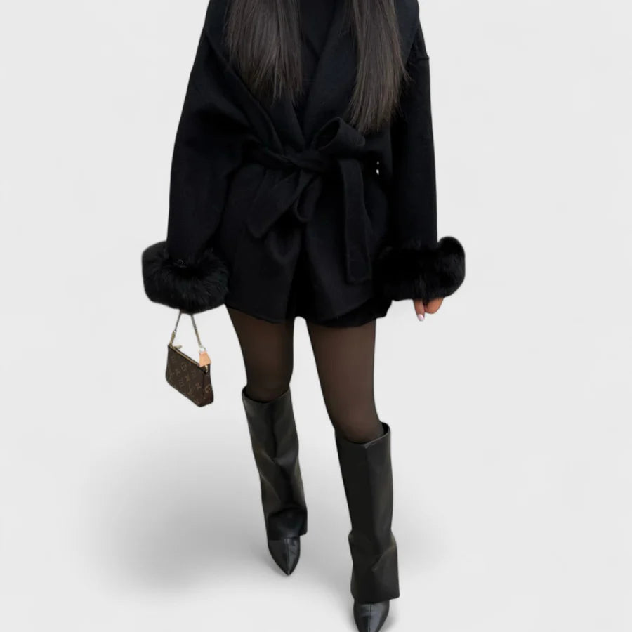 ELORA – CAPPOTTO ELEGANTE CON DETTAGLI IN PELLICCIA